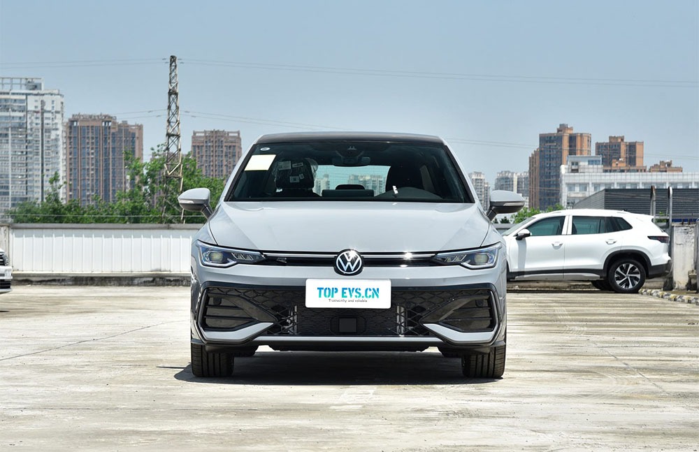 imgi_3_1_3(21) Volkswagen Golf 2026– China Export Vehicle | SUVs From China for Sale - Image 1